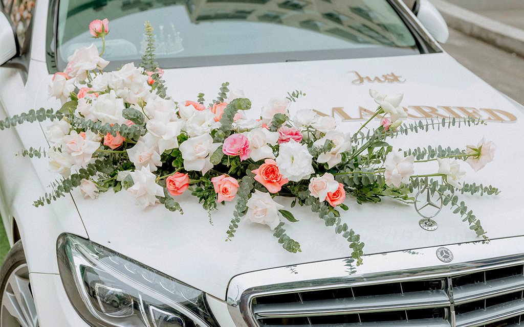 Booking-a-VIP-Wedding-Limo-in-Queens-NY